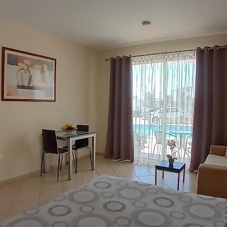 Kato Apartman